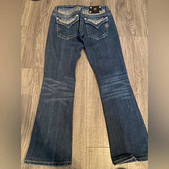 Miss Me Jean. Bootcut Signature rise Size 28. - Picture 3 of 6